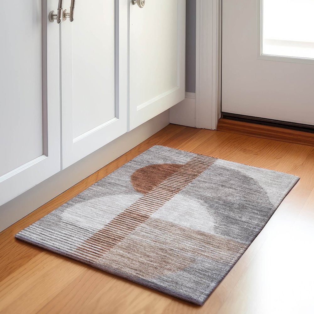 Machine Washable Indoor/Outdoor Chantille Taupe 1'8" x 2'6" Rug