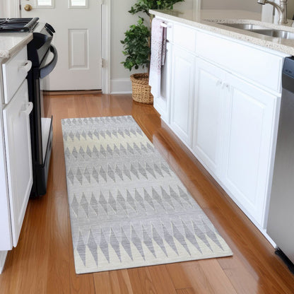 Premium Machine Washable Mayfield AMF867 Silver 2'3" x 7'6" Runner Rug