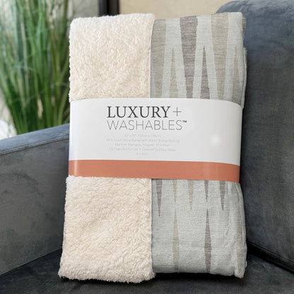 Premium Machine Washable ASB881 Ivory 50" x 70" Sherpa Throw Blanket