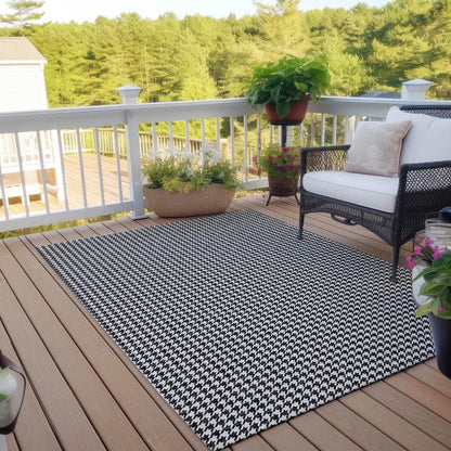 Indoor/Outdoor Hinton HN1 Black Washable 10' x 14' Rug