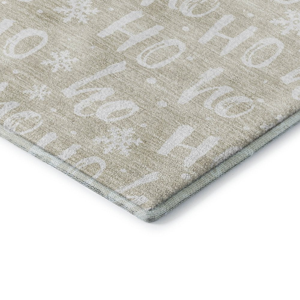 Luxury Washable Indoor/Outdoor Merry & Bright Beige 1'8" x 2'6" Rug