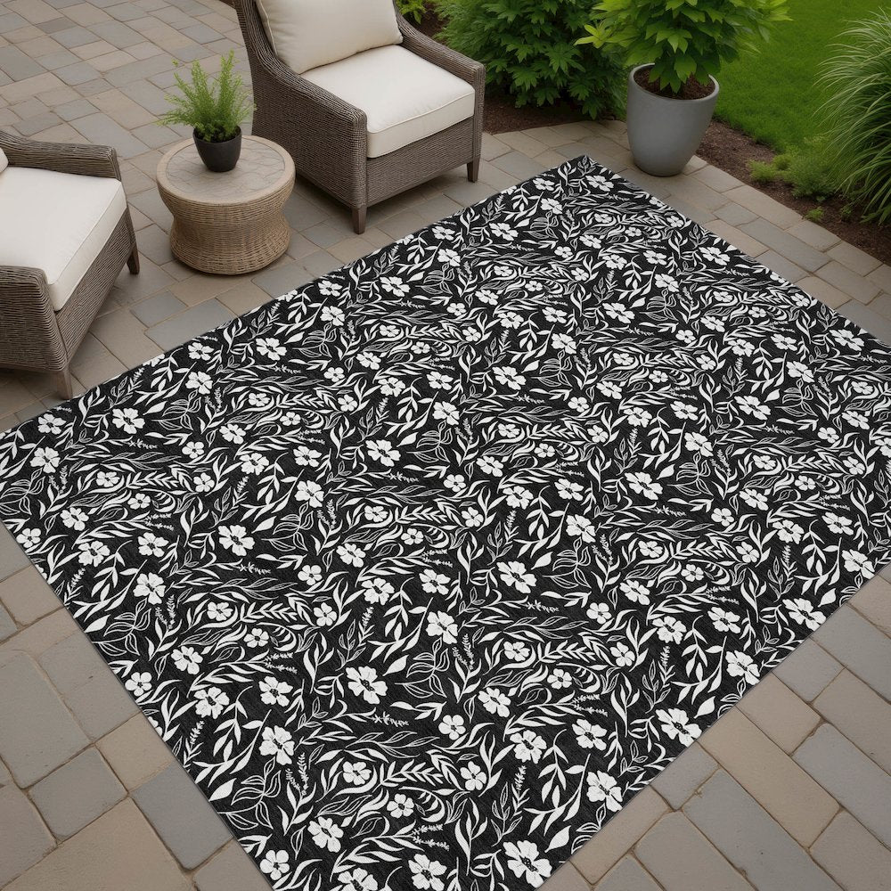 Luxury Washable Indoor/Outdoor Soft Essentials SE4 Black 1'8" x 2'6" Rug
