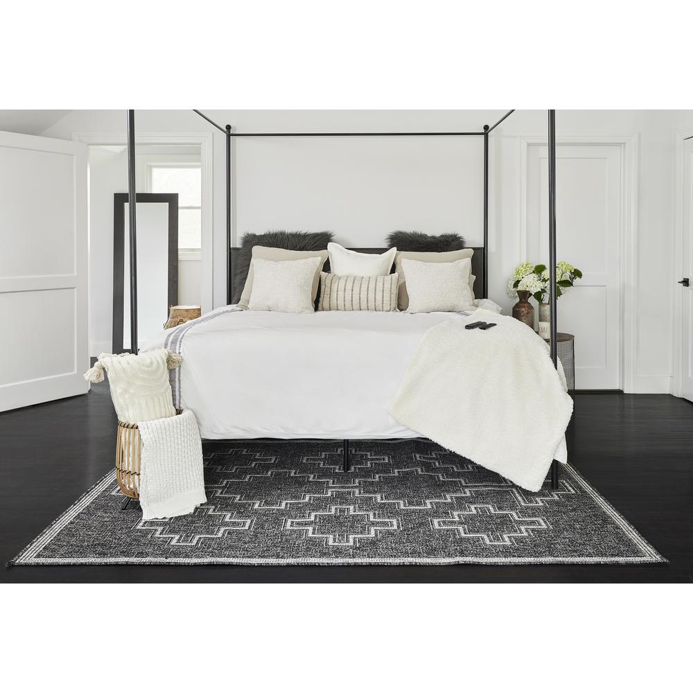 Transitional Rectangle Area Rug, Black, 3'3" X 5'