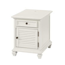 Charlestown Storage End W/ USB