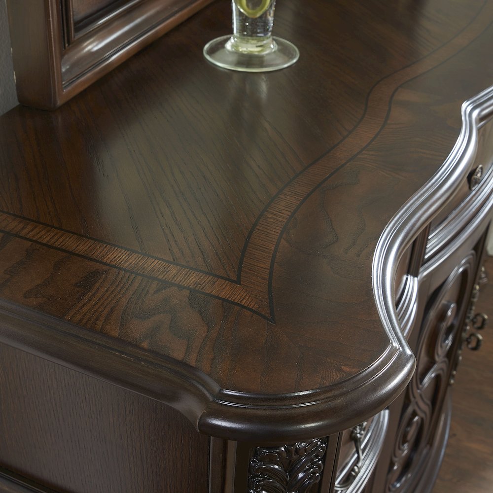 Royale Dresser