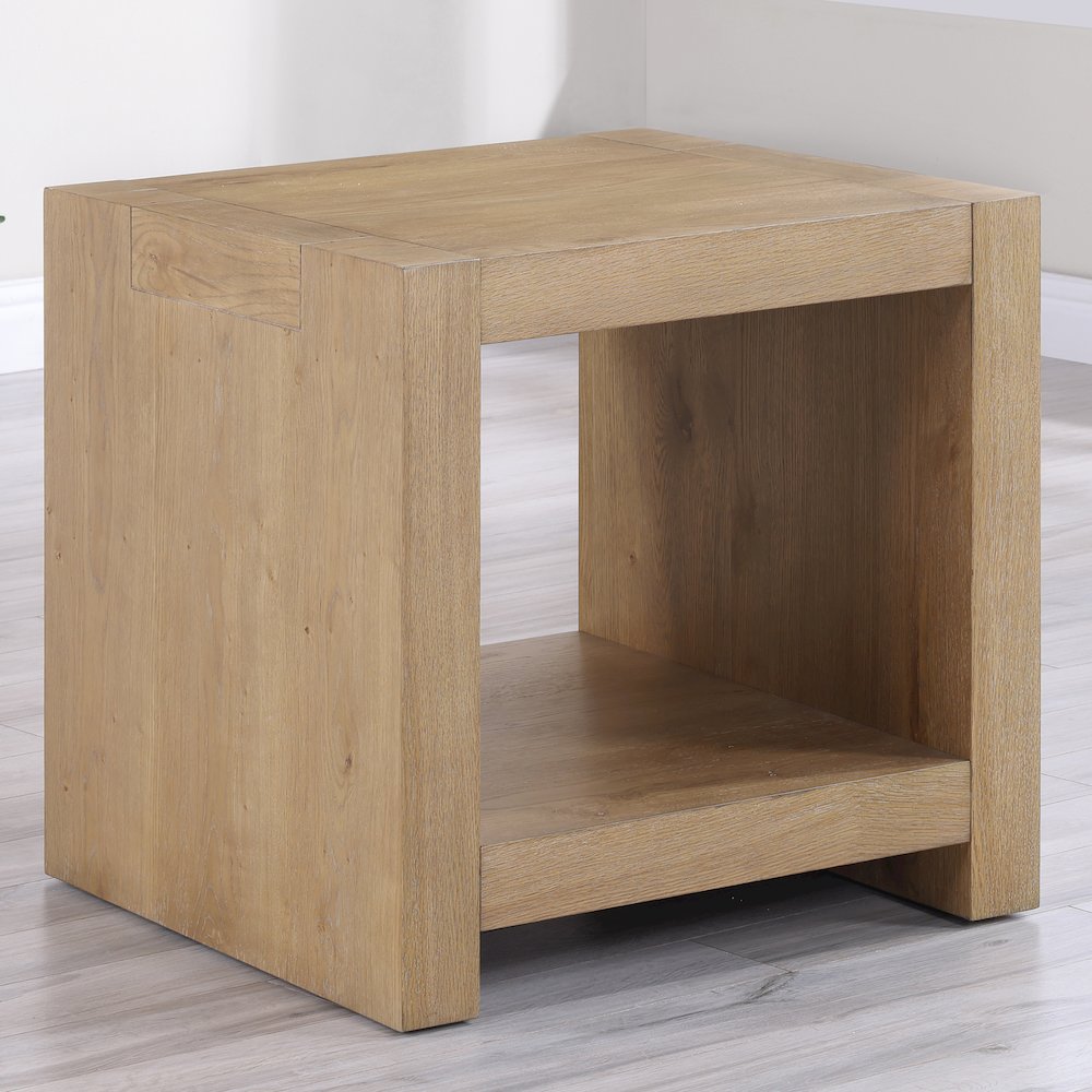 Aubrey End Table, Brown