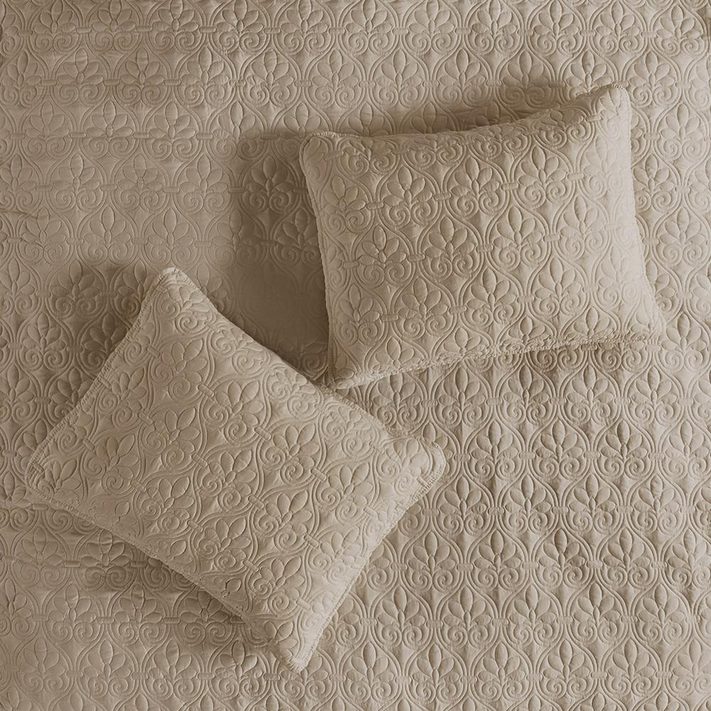 3 Piece Split Corner Pleated Quilted Bedspread