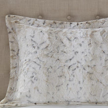 Zuri Snow Leopard Faux Fur Comforter Set, Belen Kox