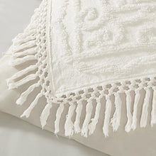 Laetitia Tufted Medallion Coverlet Set, Belen Kox