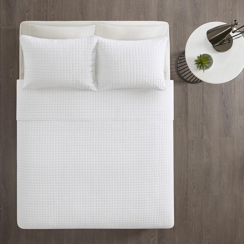Otto 3 Piece Reversible Quilt Set, White color