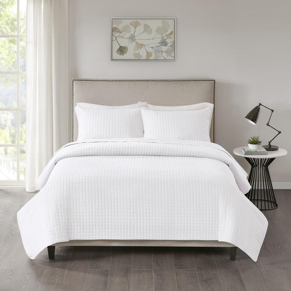 Otto 3 Piece Reversible Quilt Set, White color