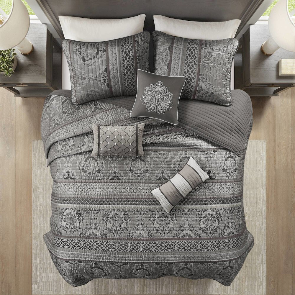 6 Piece Jacquard Quilt Set with Throw Pillows