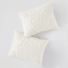 Laetitia Tufted Medallion Comforter Set, Belen Kox