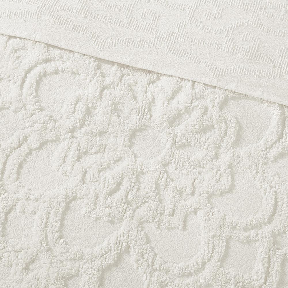 Laetitia Tufted Medallion Coverlet Set, Belen Kox