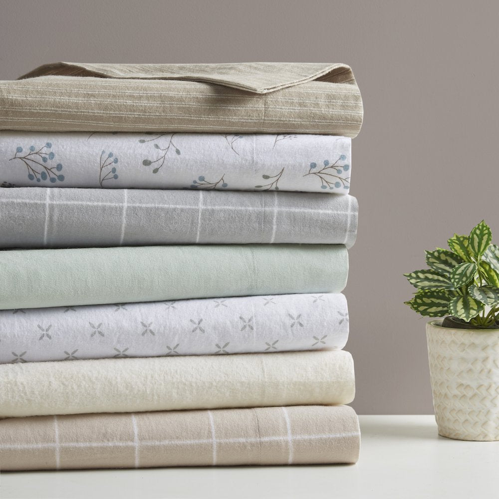 Cozy Flannel 100% Cotton Flannel Printed Sheet Set, White Tossed Botanical color