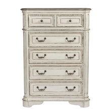 Magnolia Manor 5 Drawer Chest in Antique White