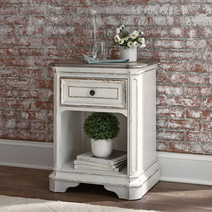 Magnolia Manor 1 Drawer Night Stand in Antique White