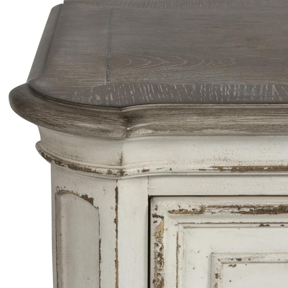 Magnolia Manor Dresser & Mirror in Antique White