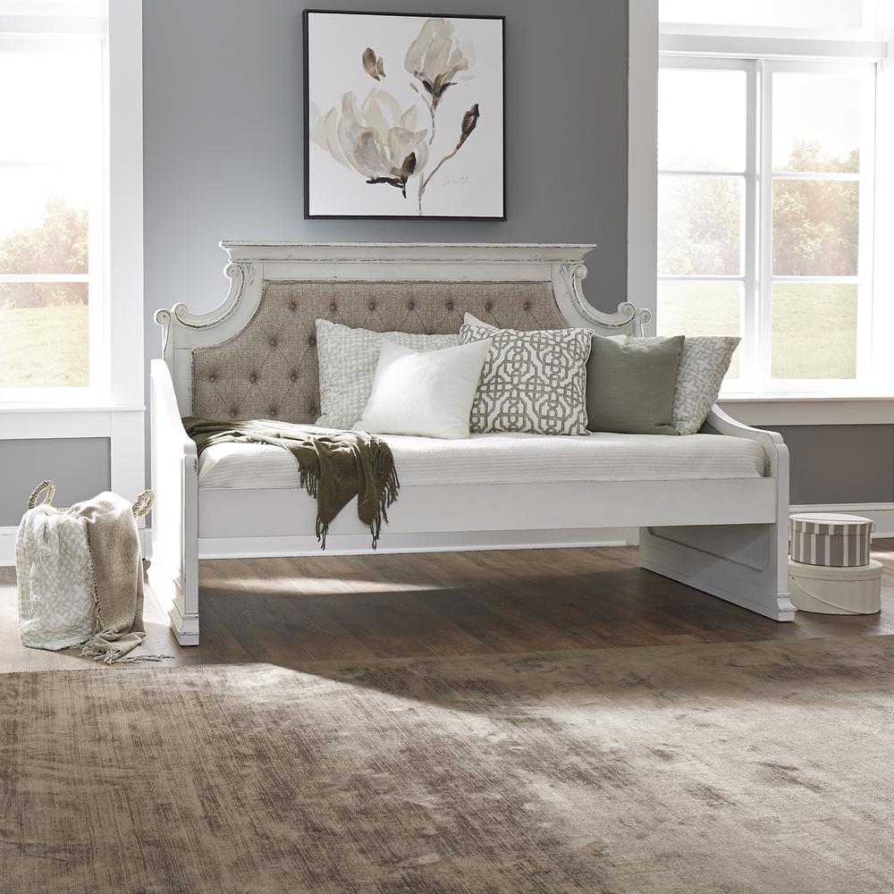 Magnolia Manor Twin Daybed without Trundle in Antique White