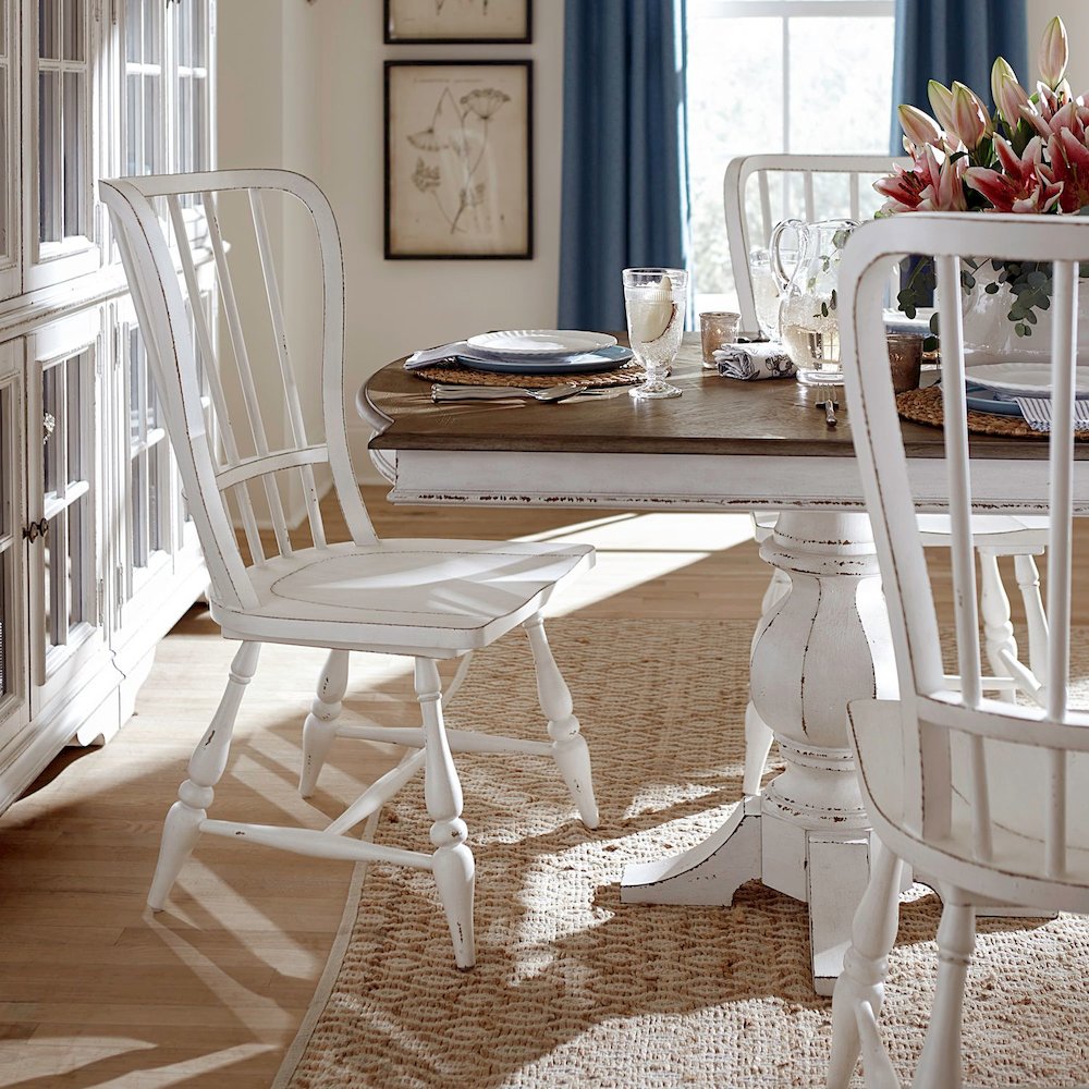 Magnolia Manor 5 Piece Double Pedestal Table Set - 4 Windsor Back Side Chairs