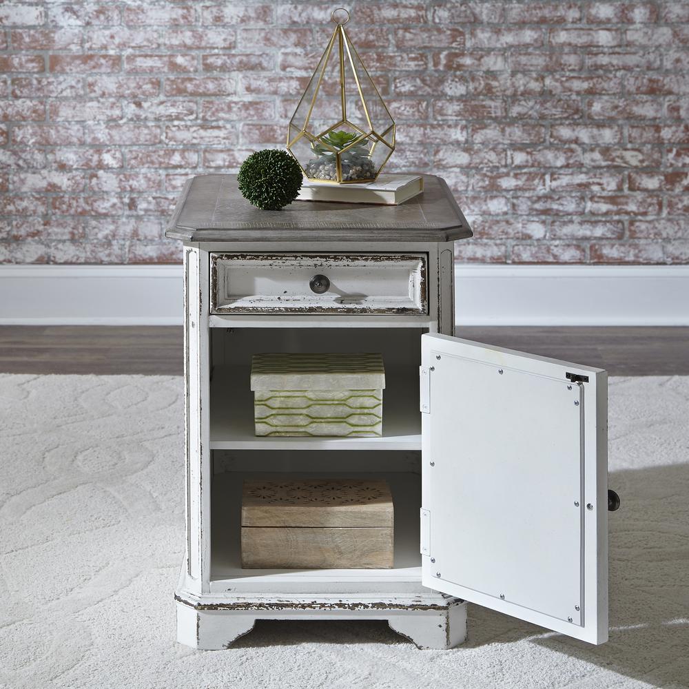 Magnolia Manor Chair Side Table in Antique White