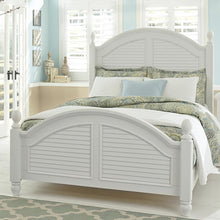 Summer House I King Poster Bed in Oyster White