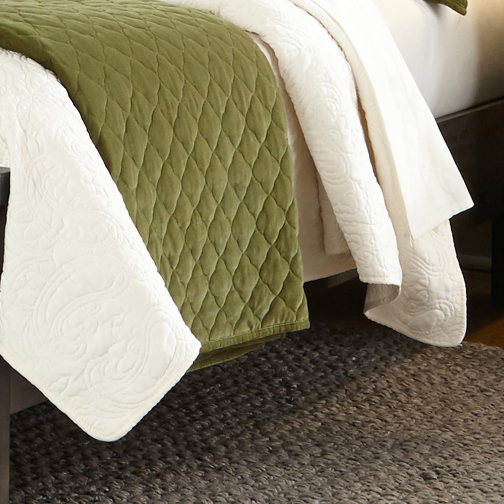 Thornwood Hills Twin Panel Bed in Rock Beaten Brown w/ Saw Cuts