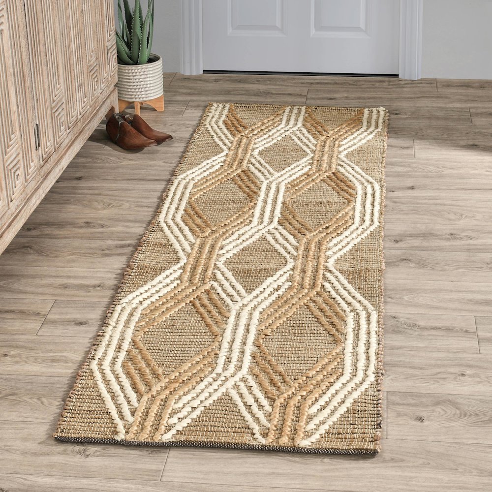 Manitou 2.6'x8' Natural  Jute Blend Ivory Hand Woven Accent Rug