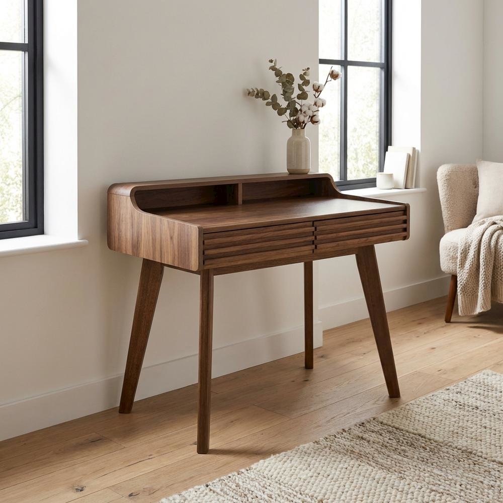 Modern Render Writing Desk in Elegant Finish with Sturdy Construction