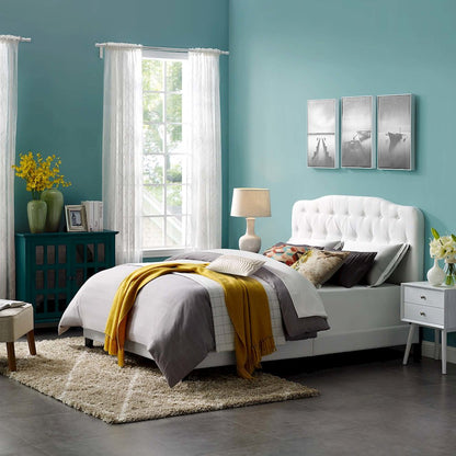 Amelia Upholstered Fabric Queen Bed
