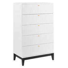 Dakota Chest