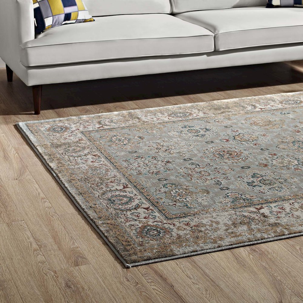 Hisa Distressed Vintage Floral Lattice 5x8 Area Rug