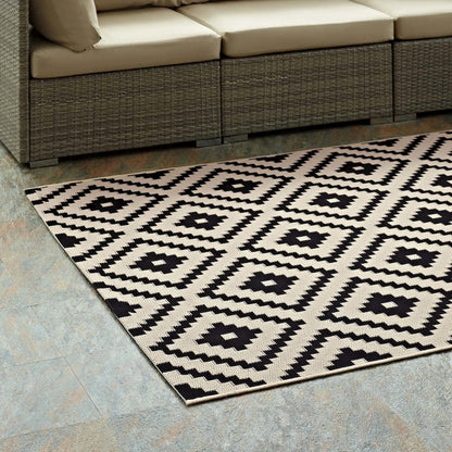 Perplex Geometric Diamond Trellis Indoor and Outdoor 8x10 Area Rug