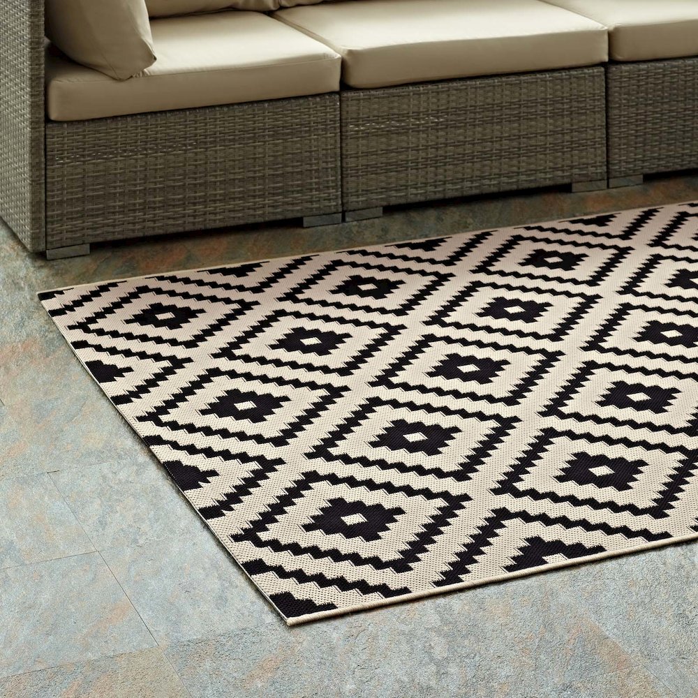 Perplex Geometric Diamond Trellis Indoor and Outdoor 8x10 Area Rug