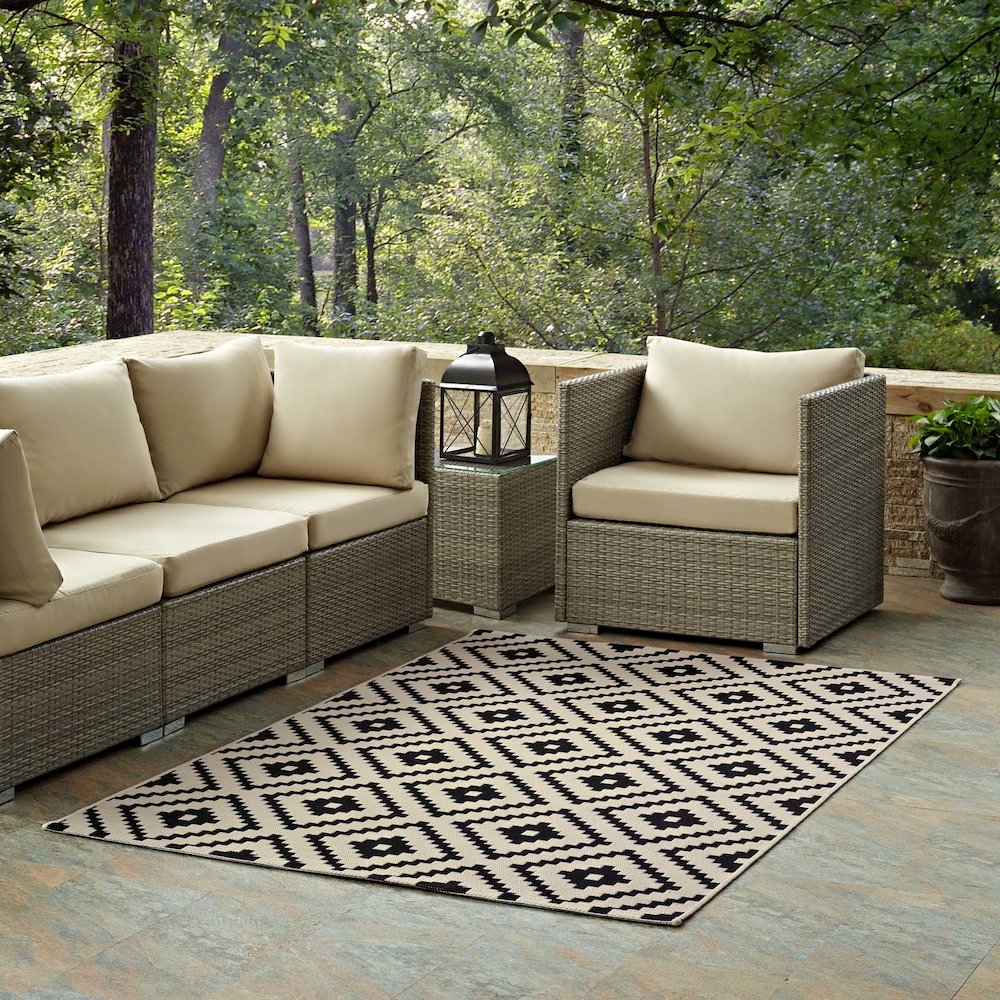 Perplex Geometric Diamond Trellis Indoor and Outdoor 8x10 Area Rug