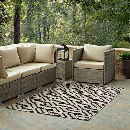 Perplex Geometric Diamond Trellis Indoor and Outdoor 8x10 Area Rug