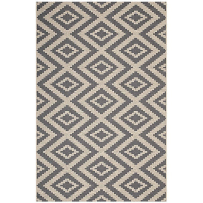 Jagged Geometric Diamond Trellis Indoor and Outdoor 8x10 Area Rug