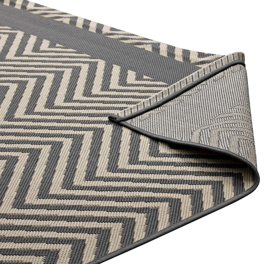 Optica Chevron With End Borders Indoor and Outdoor 5x8 Area Rug