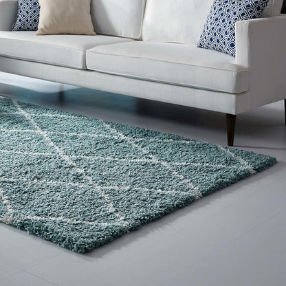 Toryn Diamond Lattice 8x10 Shag Area Rug
