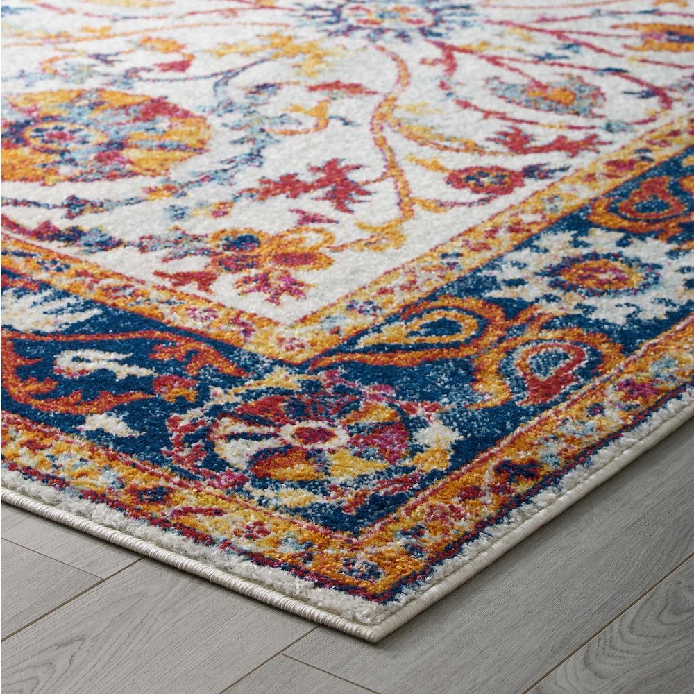 Entourage Samira Distressed Vintage Floral Vintage Medallion 5x8 Area Rug