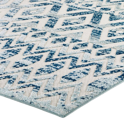 Tamako Diamond and Chevron Moroccan Trellis 5x8 Indoor / Outdoor Area Rug