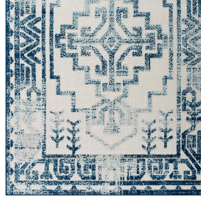 Nyssa Distressed Geometric Southwestern Aztec 5x8 Indoor/Outdoor Area Rug