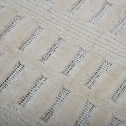 5' x 8' Cut High Low Pile Hand Loomed Rug