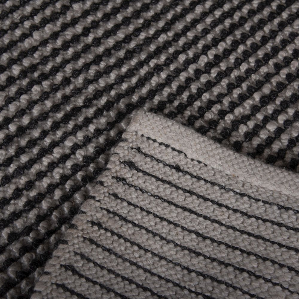 5' x 7'9" Loop Pile Hand Woven Rug