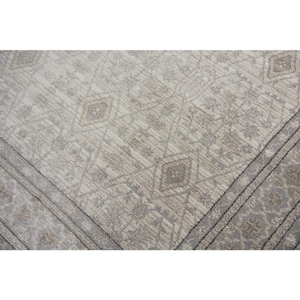 7' x 10' Machine-Made Rectangle Rug