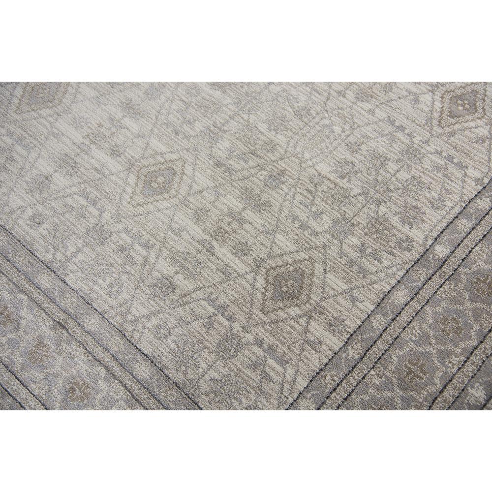 7' x 10' Machine-Made Rectangle Rug