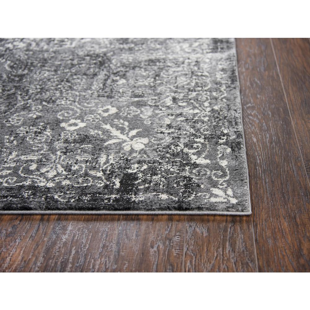 7' x 10' Machine-Made Rectangle Rug