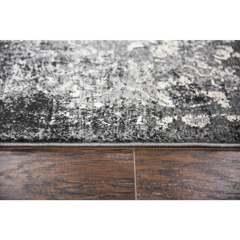 7' x 10' Machine-Made Rectangle Rug