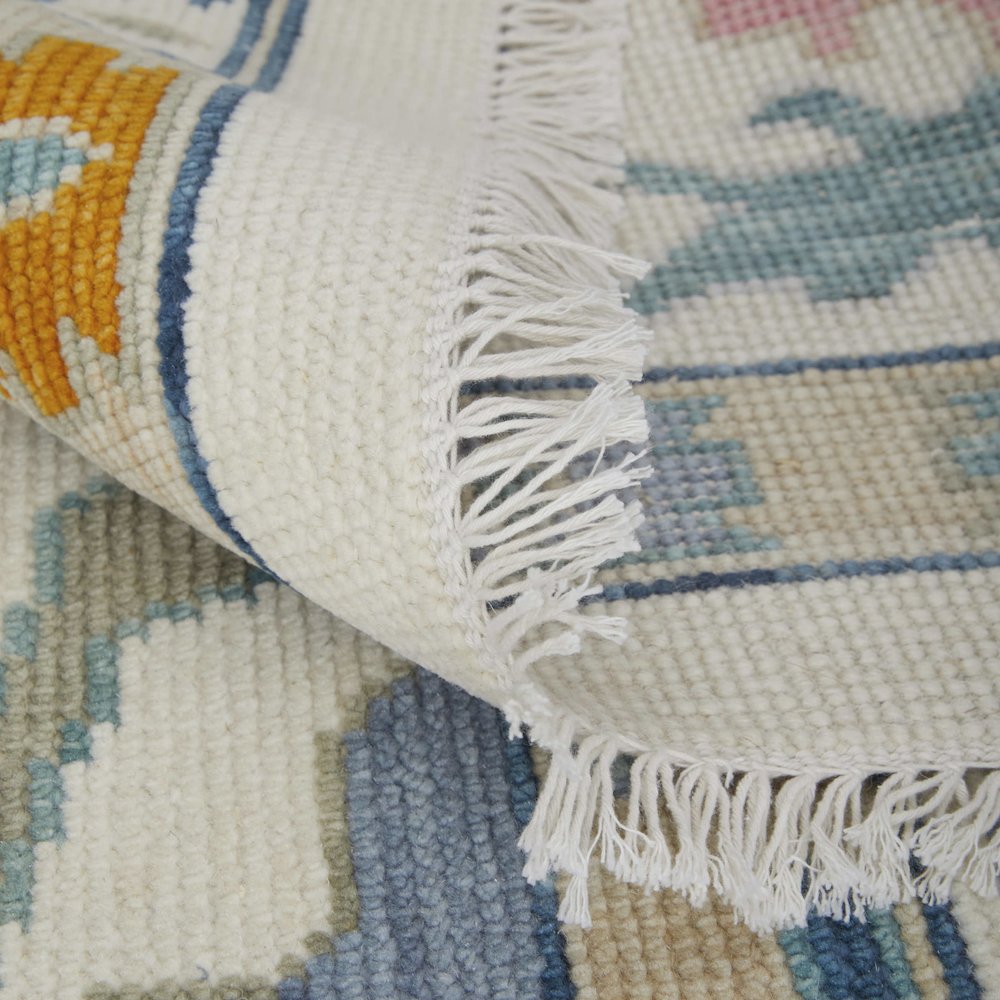 Transitional Floral & Botanical, Ivory/Blue/Pink, 3'-6" x 5'-6" Accent Rug