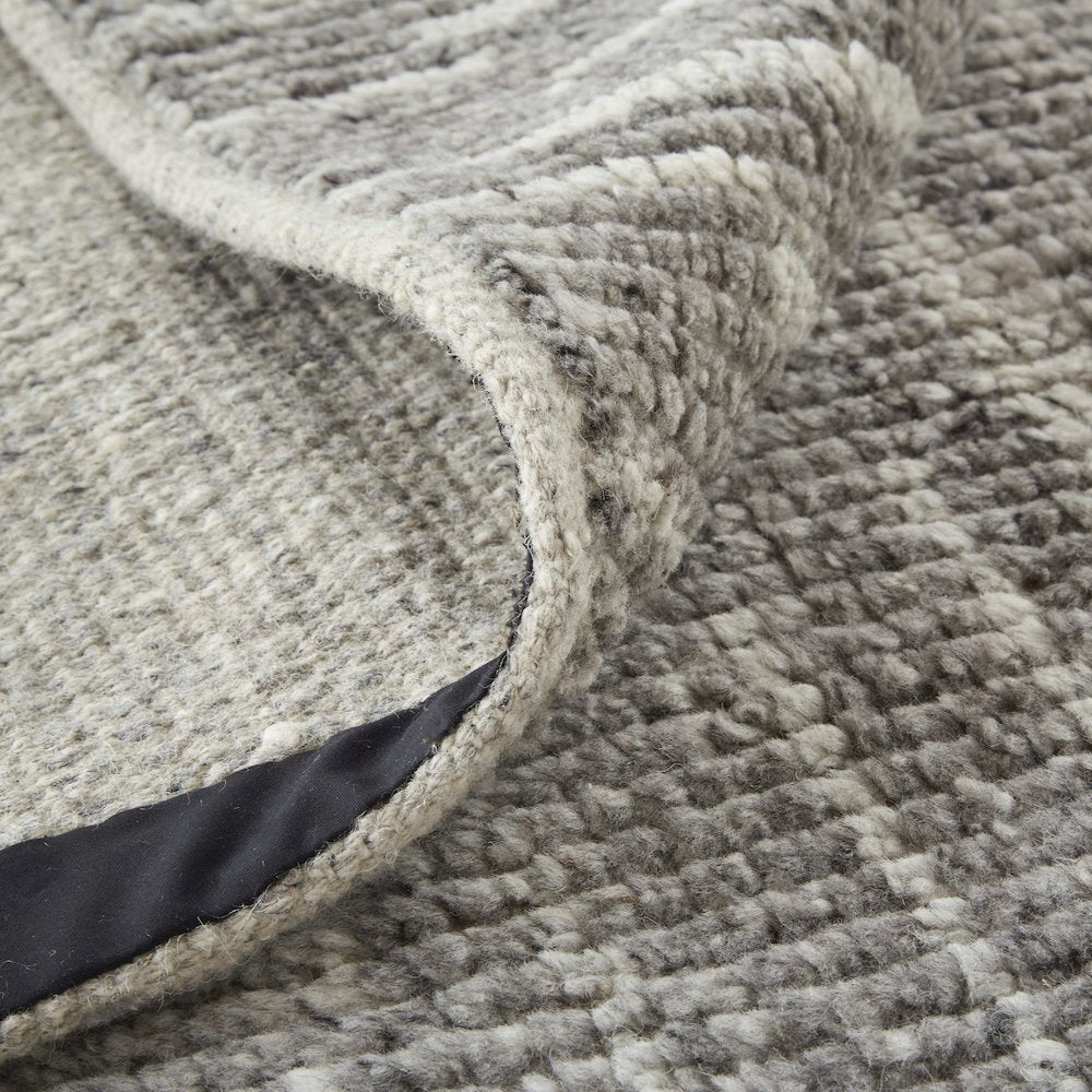 Alford Modern Checkered, Gray/Silver/Ivory, 3'-6" x 5'-6" Accent Rug